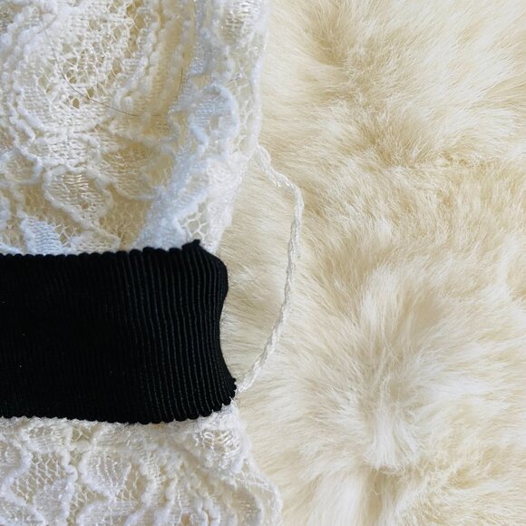 White Lace Sleeveless Top with Scallop Collar Black Ribbon Belt size Medium - Picture 7 of 12